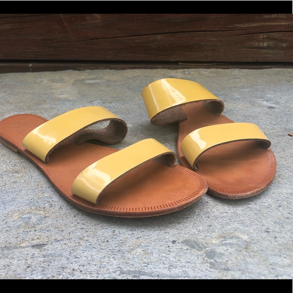 Joie a la plage leather sandals!